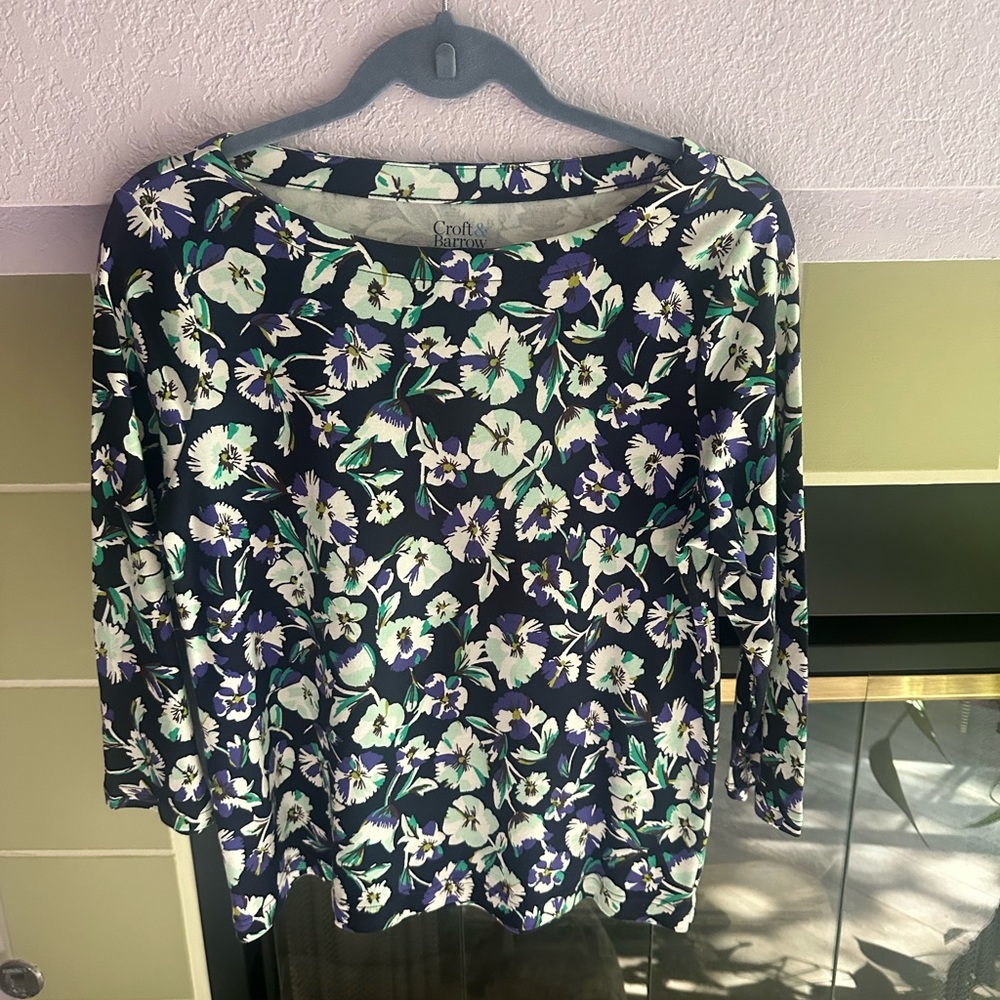 CROFT & BARROW (PETITE MEDIUM) TOP🪻🪻